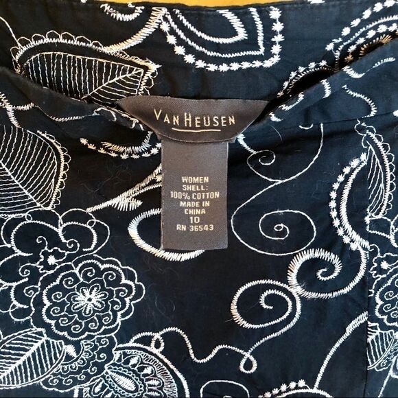 Black skirt side zip white stitched flowers Sz 10 - Picture 6 of 6